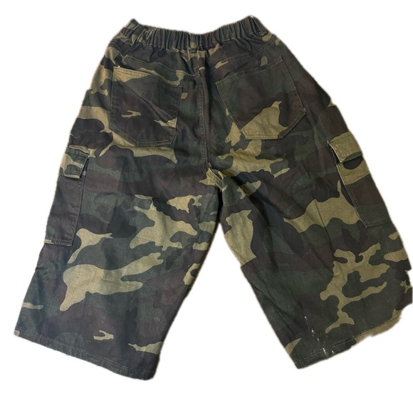 Shein men’s stretch cargo camo shorts - Picture 2 of 5